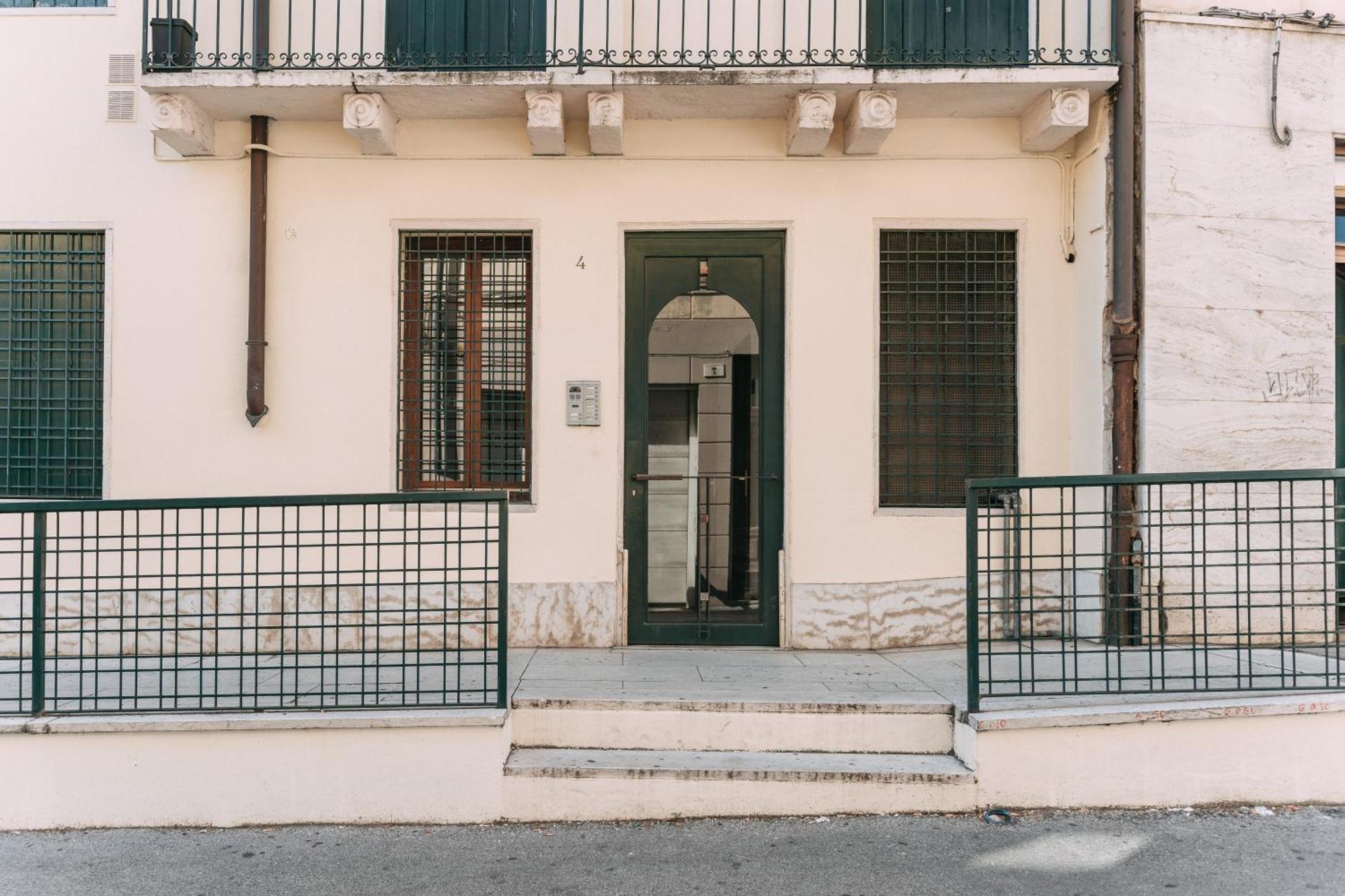 Palladio Apartment - Vista Fiume, In Centro Con Garage Виченца Экстерьер фото